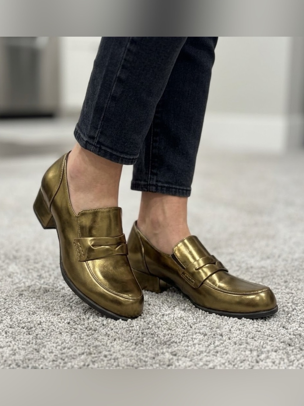 NWOT Born Crown Golden Genuine Leather Penny Loafers Block Heel Women’s US 6.5